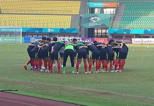 (브카시[인도네시아]=연합뉴스] 이영호 기자 = 한국 U-23 축구대표팀이 26일 인도네시아 자와바랏주 브카시의 패트리엇 스타디움에서 치러진 팀훈련에 앞서 화이팅을 외치고 있다. horn90@yna.co.kr