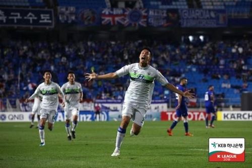 전북의 공격수 김신욱 [한국프로축구연맹 제공=연합뉴스]