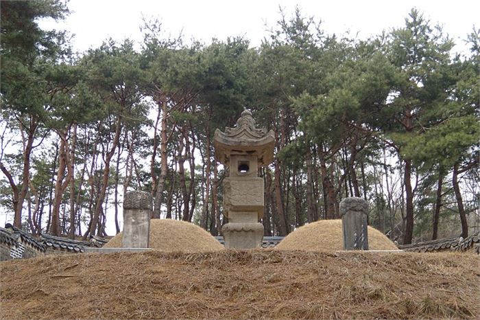 경기도 남양주시 진건읍 송릉리에 있는 광해군 묘.