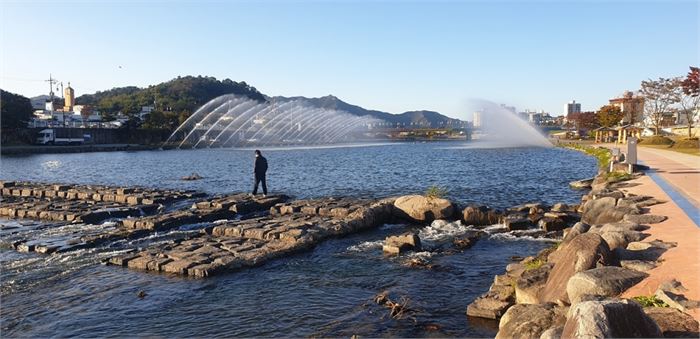 장흥 탐진강 주변의 교보(橋洑)와 분수