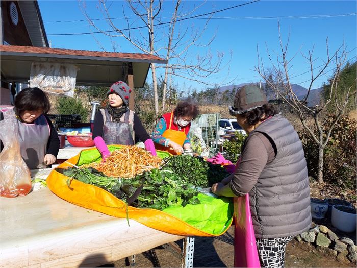  사진2. 보기만 해도 아름답고 감칠맛이 나는 김장거리