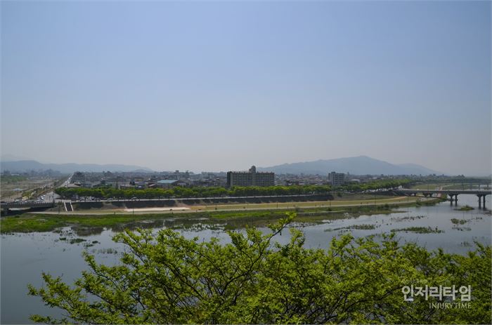 렌즈35-10. 금장대에서 바라보는 경주 시내 그리고 경주 남산,